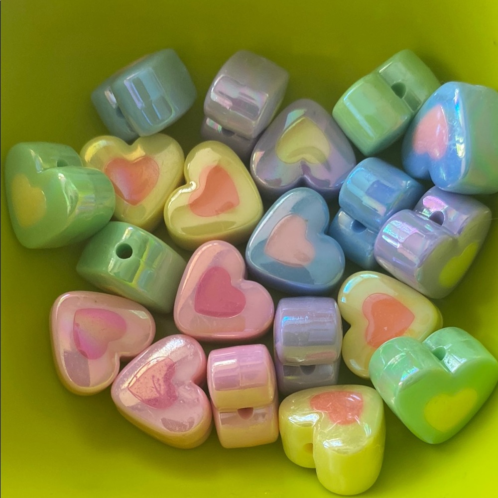 20 PIECES Acrylic Heart Shaped Pastel Iridescent Beads